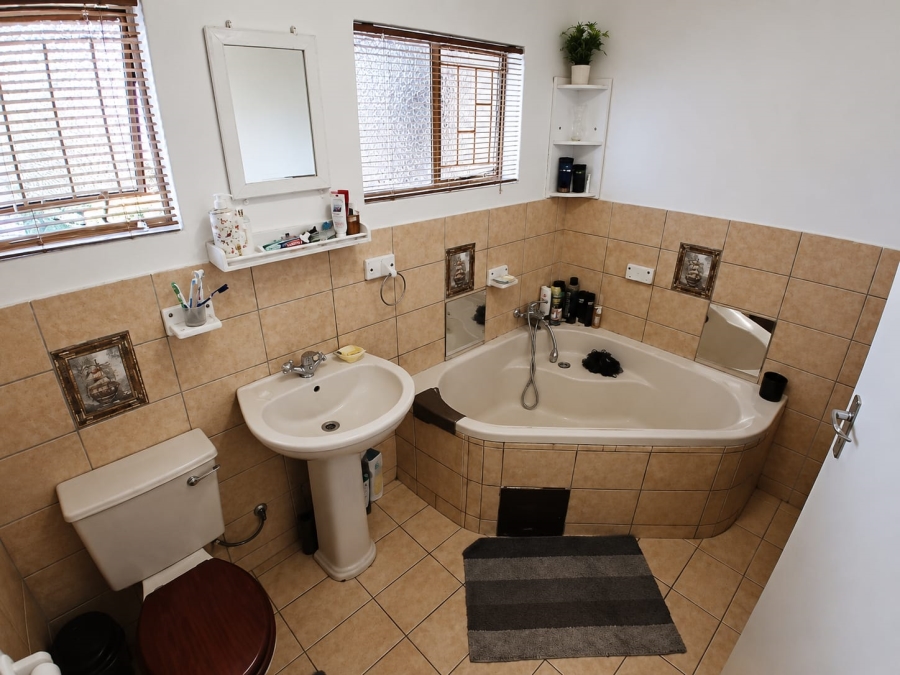3 Bedroom Property for Sale in Geelhoutpark North West